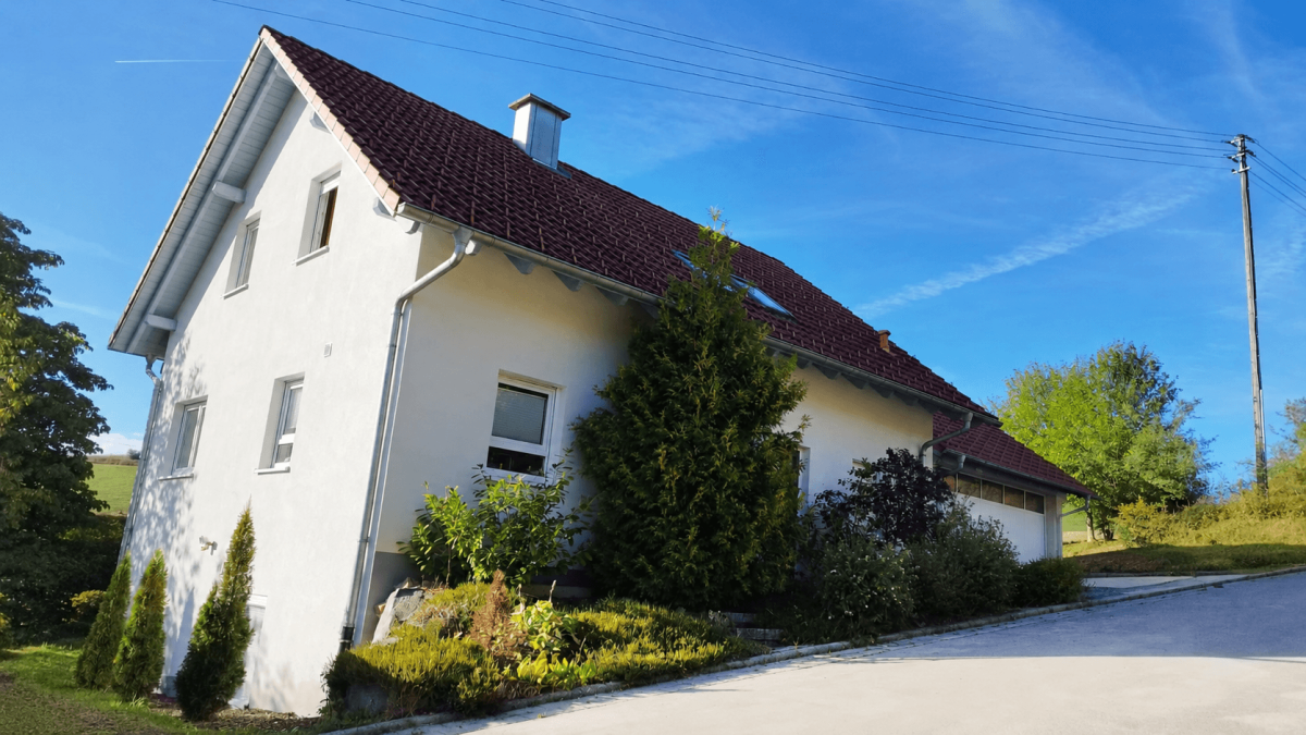 Hausansicht von unten  (KI optimiert)